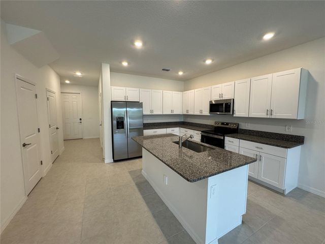 10822 FORT WHITE COURT, Tampa, FL 33647