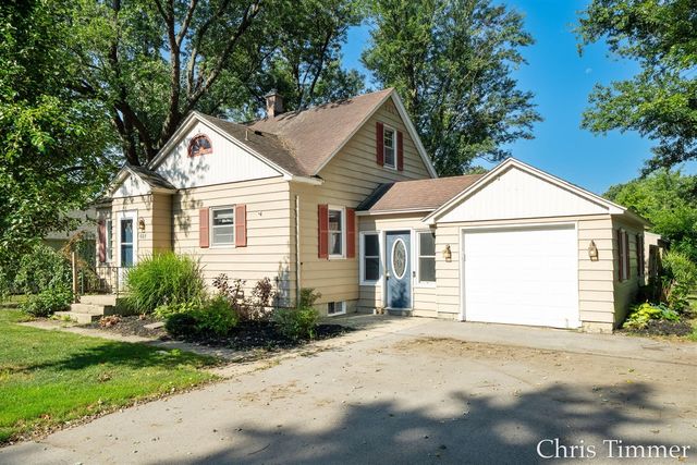 605 64th Avenue, Zeeland, MI 49464