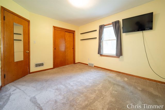 605 64th Avenue, Zeeland, MI 49464