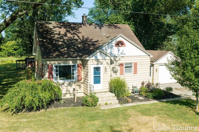 605 64th Avenue, Zeeland, MI 49464