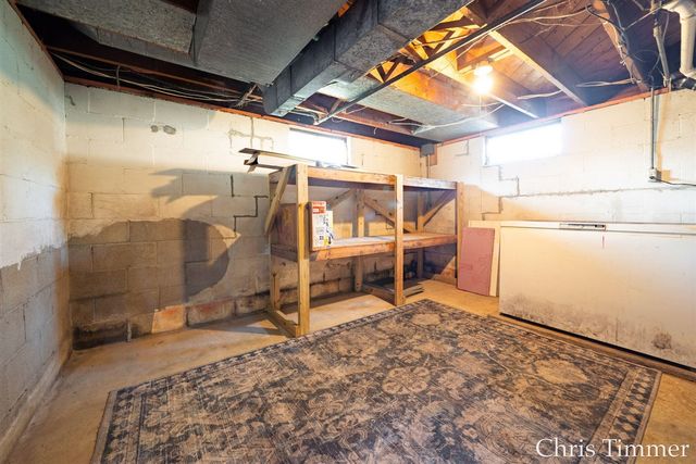 605 64th Avenue, Zeeland, MI 49464
