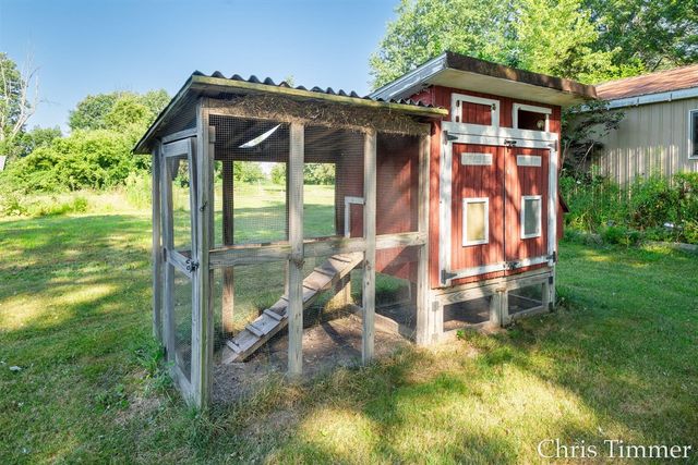 605 64th Avenue, Zeeland, MI 49464