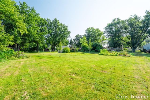 605 64th Avenue, Zeeland, MI 49464