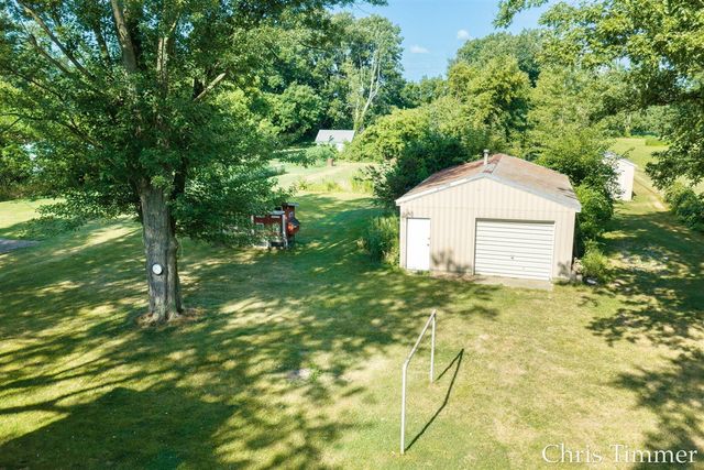 605 64th Avenue, Zeeland, MI 49464
