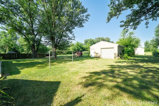 605 64th Avenue, Zeeland, MI 49464