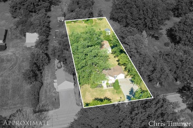 605 64th Avenue, Zeeland, MI 49464