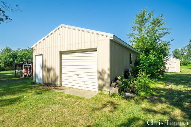 605 64th Avenue, Zeeland, MI 49464