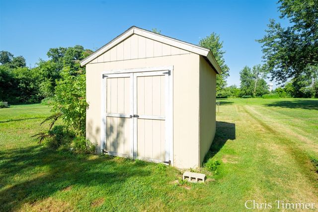 605 64th Avenue, Zeeland, MI 49464