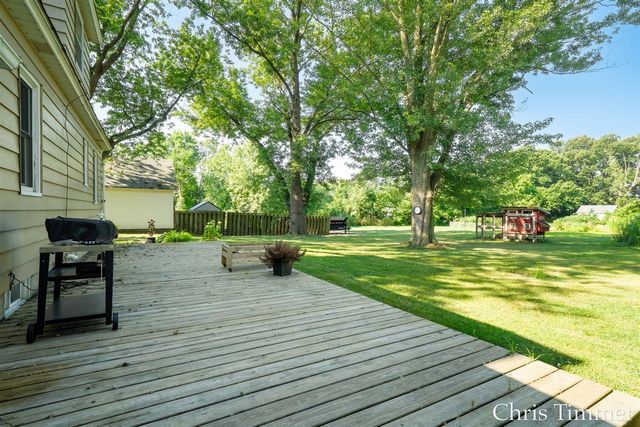 605 64th Avenue, Zeeland, MI 49464