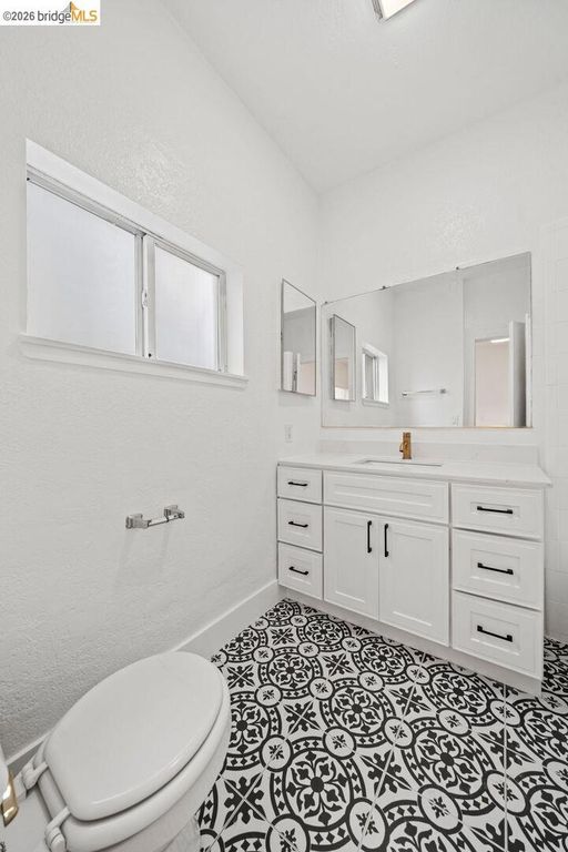 Image 12 of property listing at 5812 Dover ST, Oakland, CA 94609