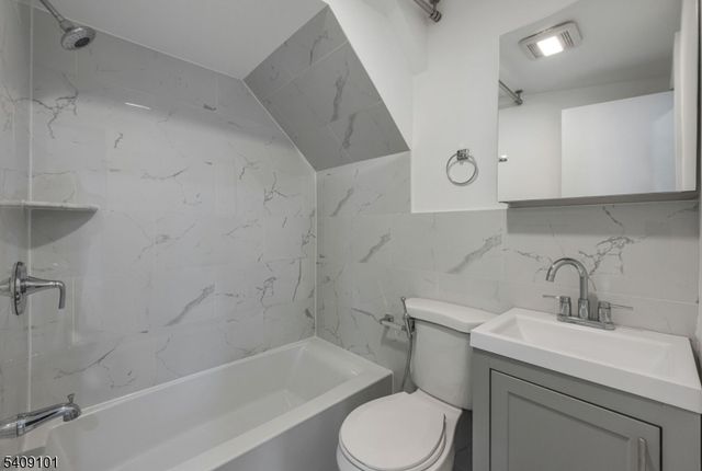 17 Mission St, Montclair Twp., NJ 07042