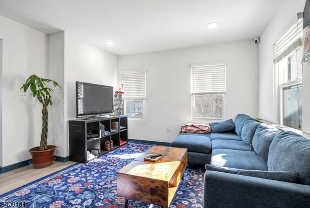 17 Mission St, Montclair Twp., NJ 07042