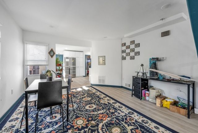 17 Mission St, Montclair Twp., NJ 07042