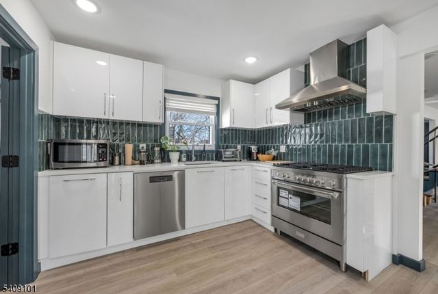 17 Mission St, Montclair Twp., NJ 07042