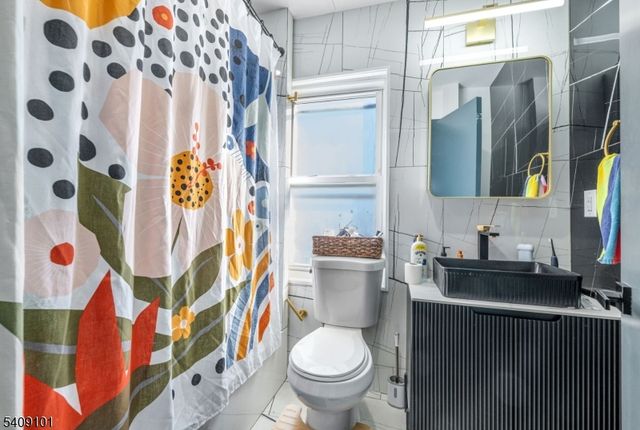 17 Mission St, Montclair Twp., NJ 07042