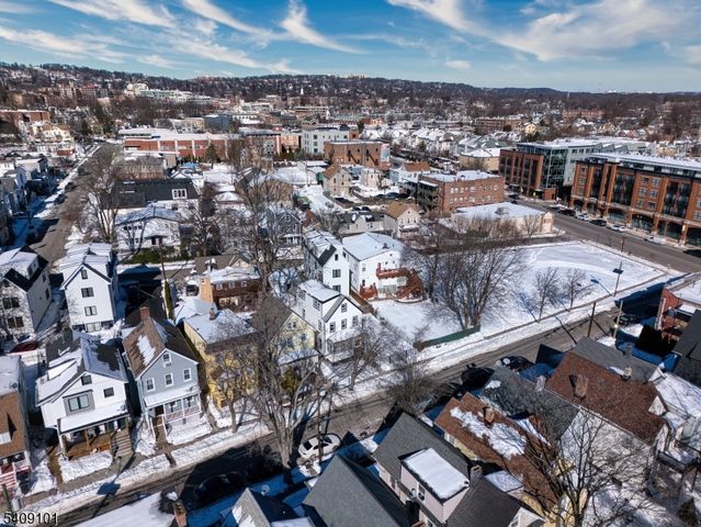 17 Mission St, Montclair Twp., NJ 07042