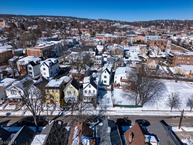 17 Mission St, Montclair Twp., NJ 07042