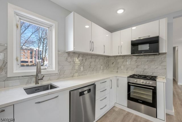 17 Mission St, Montclair Twp., NJ 07042