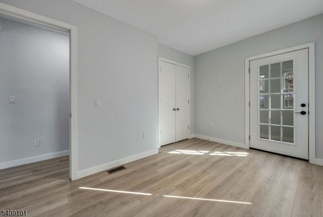 17 Mission St, Montclair Twp., NJ 07042