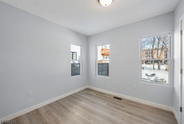 17 Mission St, Montclair Twp., NJ 07042