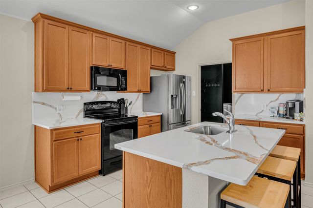 12109 Ridge Tree Road, Fort Worth, TX 76036
