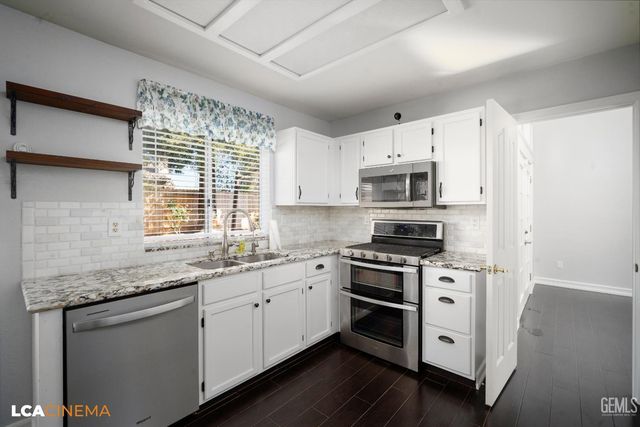 9302 Southwick Drive, Bakersfield, CA 93312