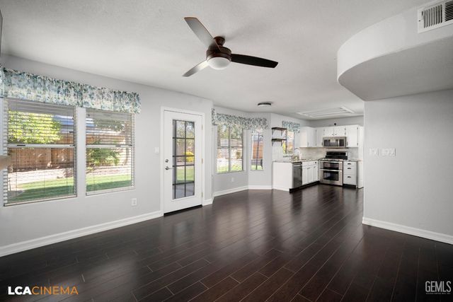 9302 Southwick Drive, Bakersfield, CA 93312