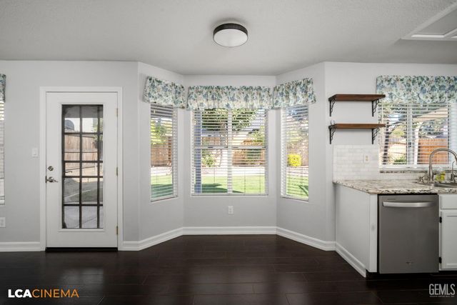 9302 Southwick Drive, Bakersfield, CA 93312