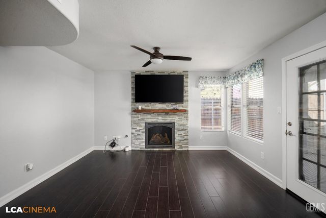 9302 Southwick Drive, Bakersfield, CA 93312