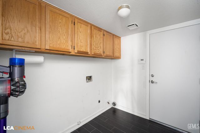 9302 Southwick Drive, Bakersfield, CA 93312