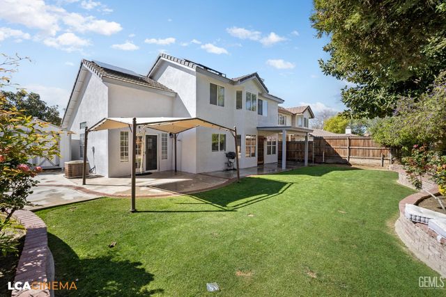 9302 Southwick Drive, Bakersfield, CA 93312