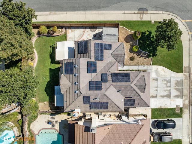 9302 Southwick Drive, Bakersfield, CA 93312