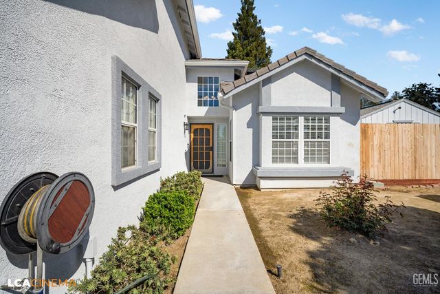 9302 Southwick Drive, Bakersfield, CA 93312