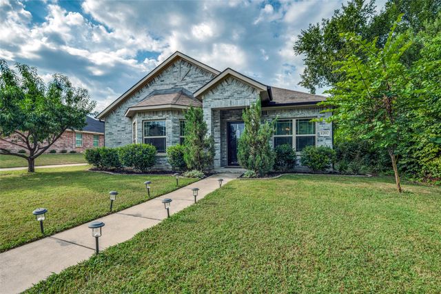 1202 Royal Avenue, Duncanville, TX 75137