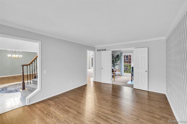 45077 Roundview Drive, Novi, MI 48375