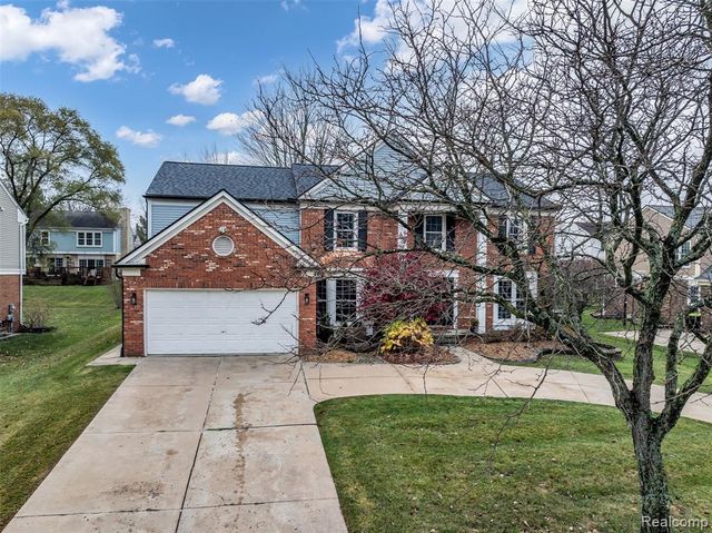 45077 Roundview Drive, Novi, MI 48375