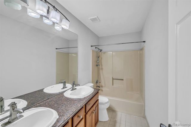 45077 Roundview Drive, Novi, MI 48375