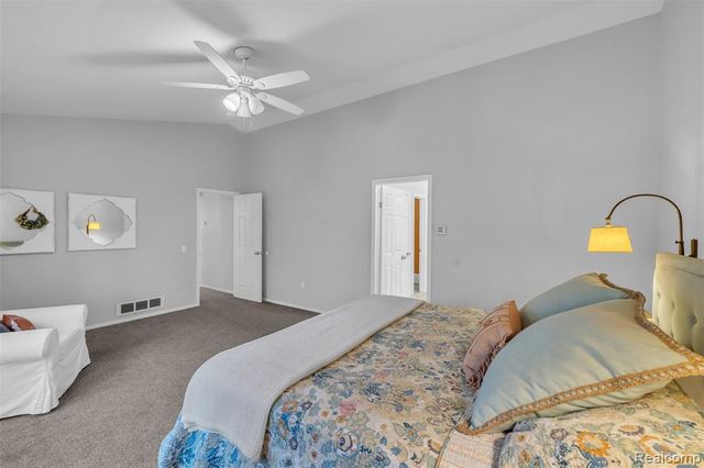 45077 Roundview Drive, Novi, MI 48375