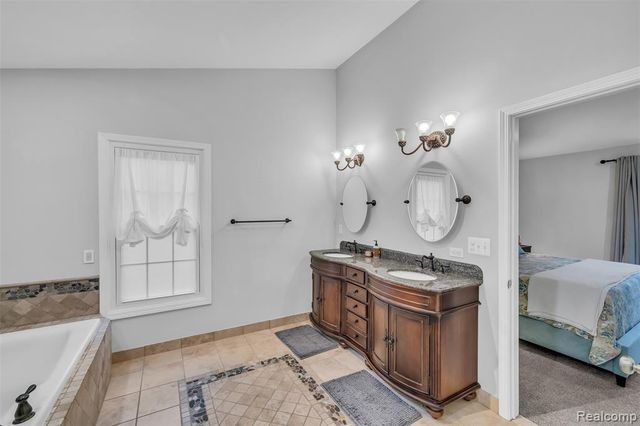 45077 Roundview Drive, Novi, MI 48375