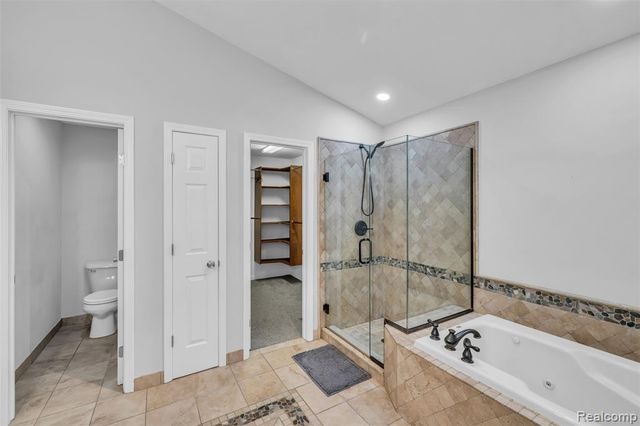 45077 Roundview Drive, Novi, MI 48375