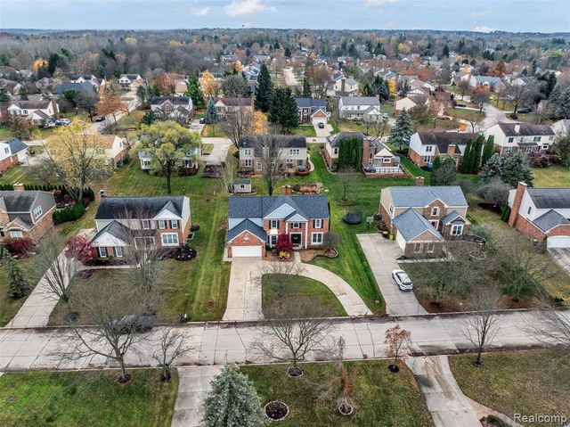 45077 Roundview Drive, Novi, MI 48375