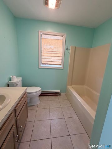 10 Ridge Road, East Haddam, CT 06423