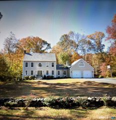 10 Ridge Road, East Haddam, CT 06423