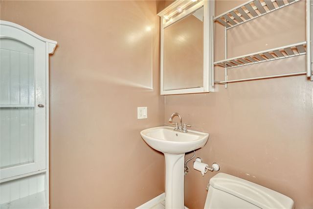 924 Ridge Road, Ontario, NY 14519