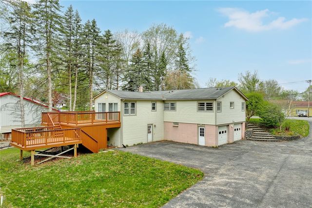924 Ridge Road, Ontario, NY 14519