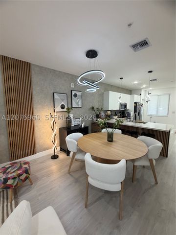 10300 NW 66th St, Doral, FL 33178