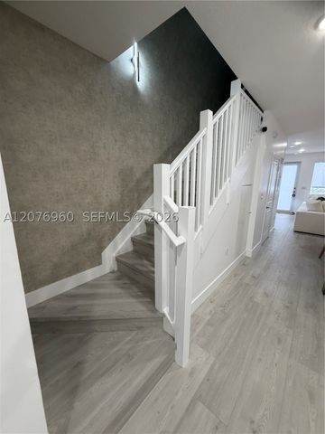 10300 NW 66th St, Doral, FL 33178