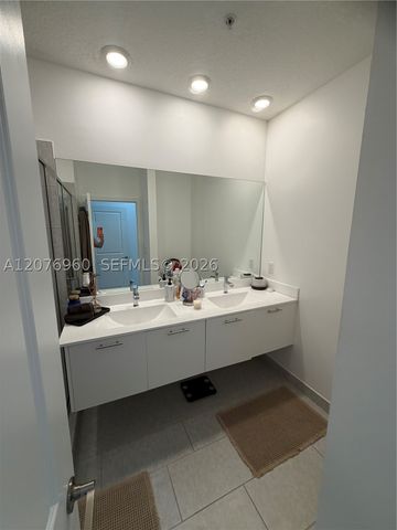 10300 NW 66th St, Doral, FL 33178