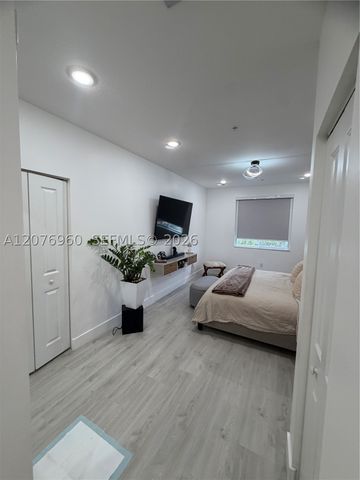 10300 NW 66th St, Doral, FL 33178