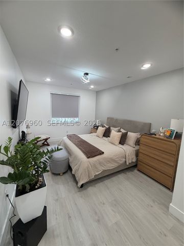 10300 NW 66th St, Doral, FL 33178